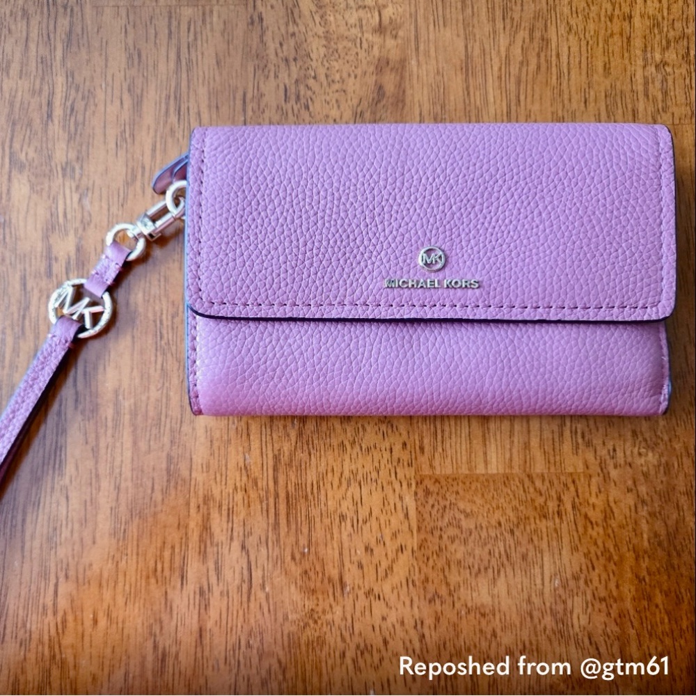 Michael Kors Leather Wallet Wristlet.